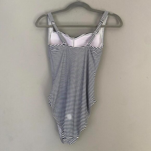 Bond-eye black and white one piece swimsuit - Picture 5 of 5